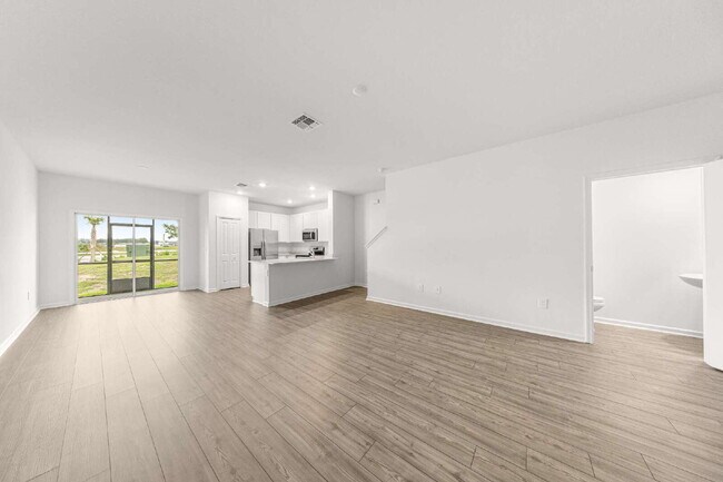 Foto del edificio - Be the First to Lease This 3BR Townhome in Marion Ranch | Loft + Garage + Screened Lanai + Includ...