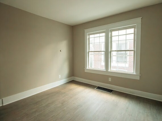 Foto del edificio - 820 McMillon Ave