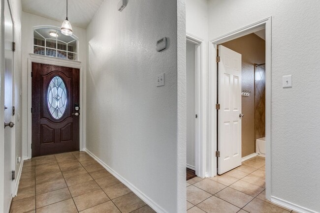 Foto del edificio - 705 Hightrail