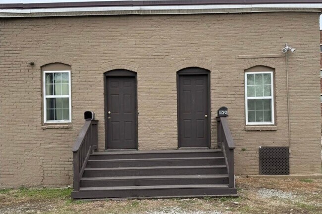 Building Photo - 1921 Emerson Dr
