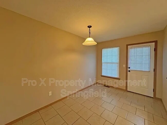 Foto del edificio - 717 E Watermill Cir