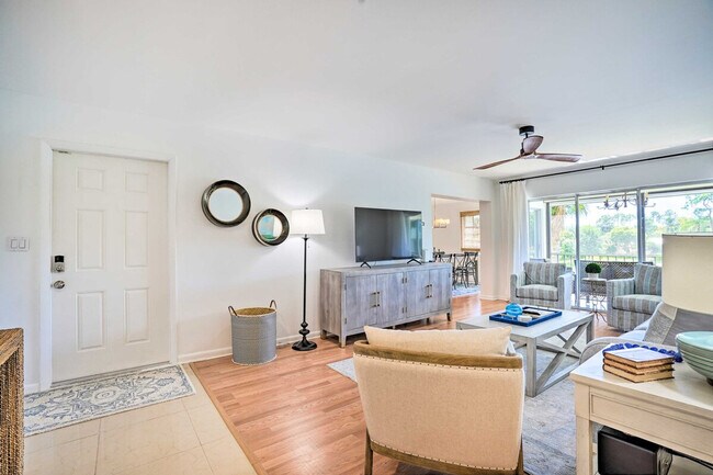 Building Photo - 215 Bobolink Way