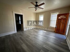 Building Photo - 823 Yout St
