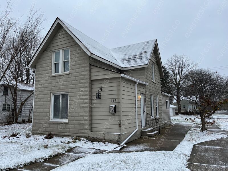 147 Avery St, Clinton Township, MI 48036 House Rental in Clinton