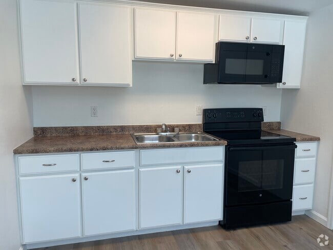 Building Photo - 1529 E Sunnyside Dr