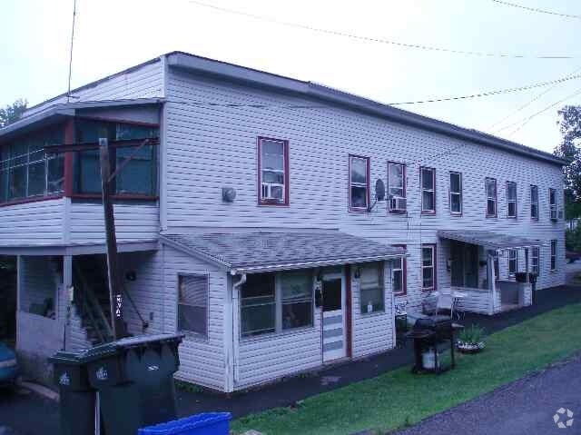 Building Photo - 9-11 Whitehall St