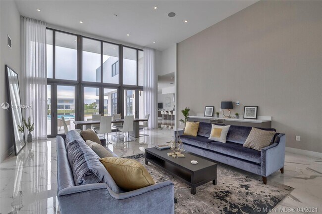 Building Photo - 16610 Sunset Way