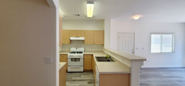 Building Photo - 9315 Indian Corn Ct Unit 103 - 3 Bed/2.5Bath