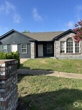 Building Photo - 5417 Trailview Dr