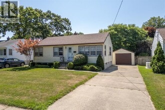 Building Photo - 751 Kemsley Dr