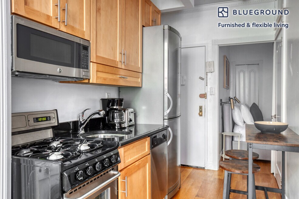221 Mott St
