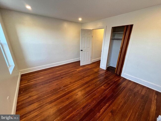 Building Photo - 419 Markle St