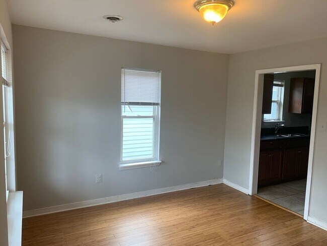 Foto del edificio - 1847 Moore St