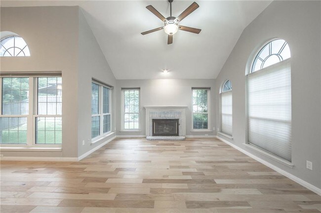 Building Photo - 2410 Whispering Cove Cir