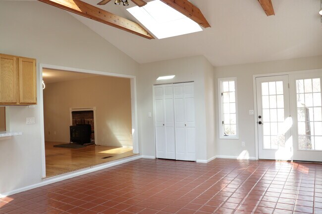 Foto del edificio - 35 Highpoint Rd