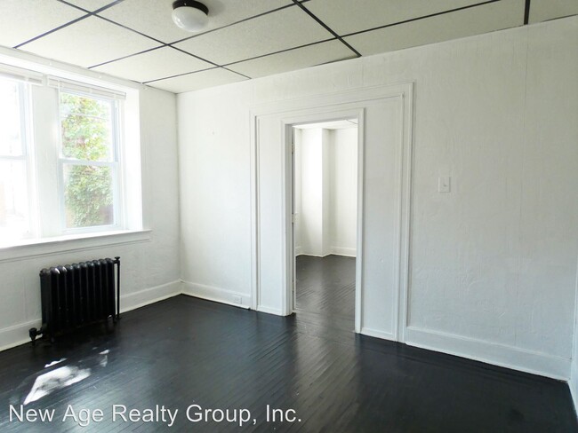 Building Photo - 1209 S 58th St