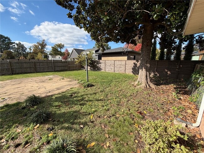 Building Photo - 342 SW D St