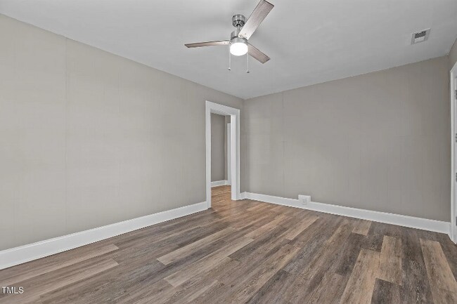 Foto del edificio - 211 W Sycamore St