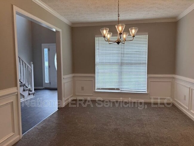 Building Photo - 711 Tullamore Way