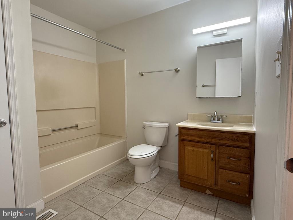 Foto principal - 17 Withams Rd