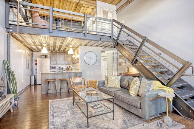 Building Photo - 1111 Osage St