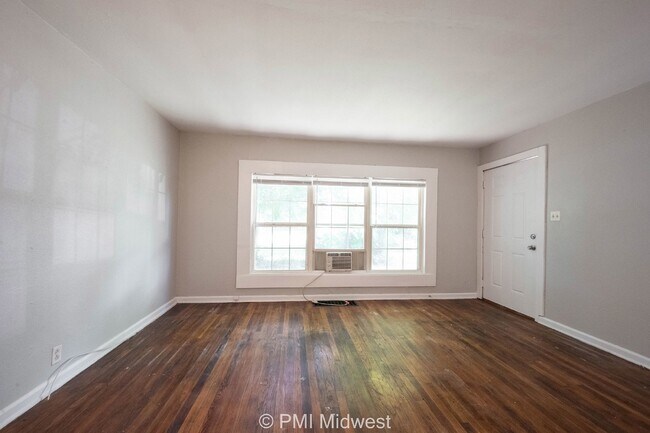 Foto del edificio - 2825 E 36th St