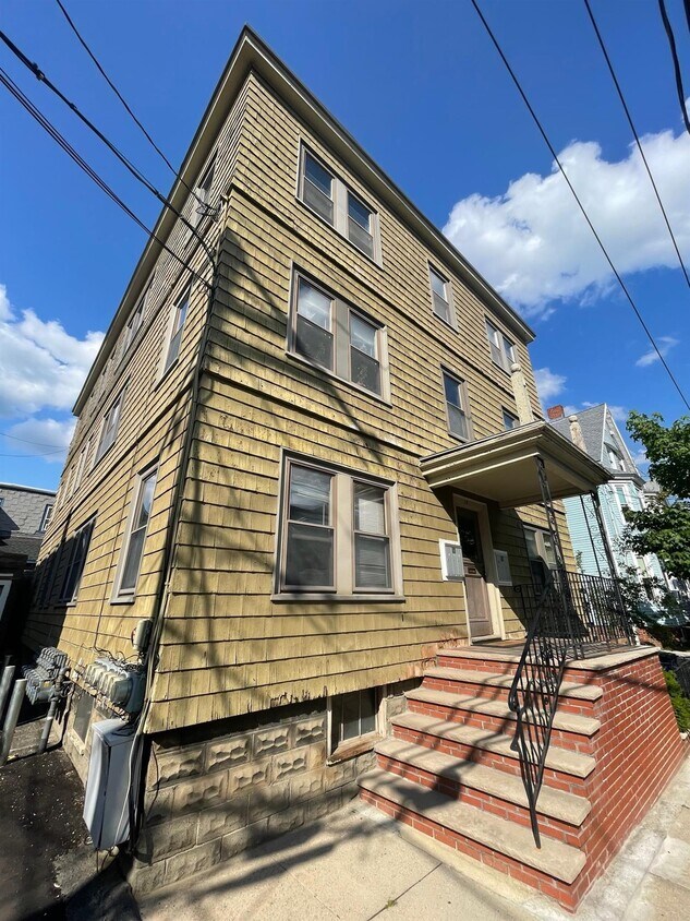 Primary Photo - 14 Winslow Ave