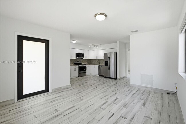 Foto del edificio - 2627 SW 29th Ave