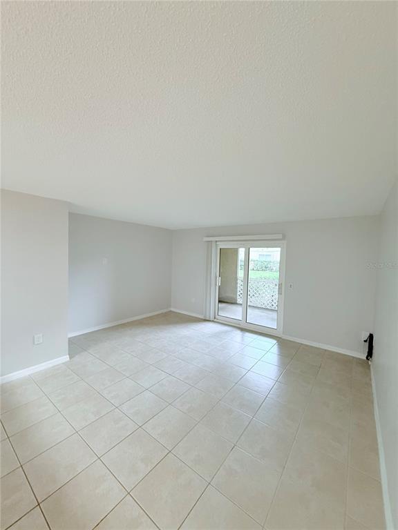 Foto del edificio - 9481 Highland Oak Dr