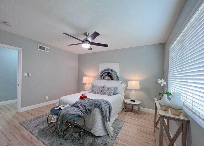 Building Photo - 20560 Scenic Dr