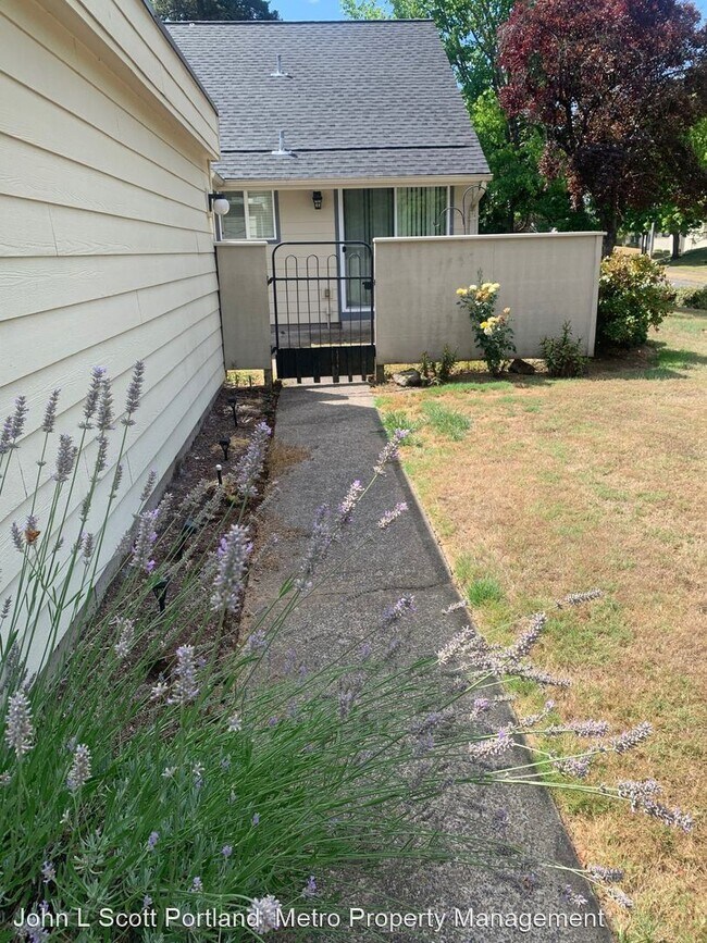 Building Photo - 2 br, 2 bath House - 220 NE Village Squire...