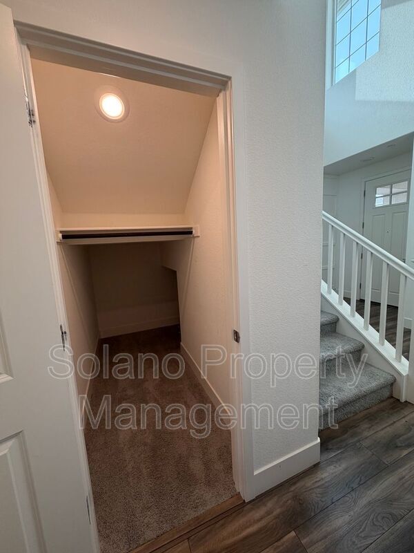 Foto del edificio - 2478 Founders Pl