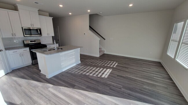 Foto del edificio - New Townhome in Fountain Inn Available!!
