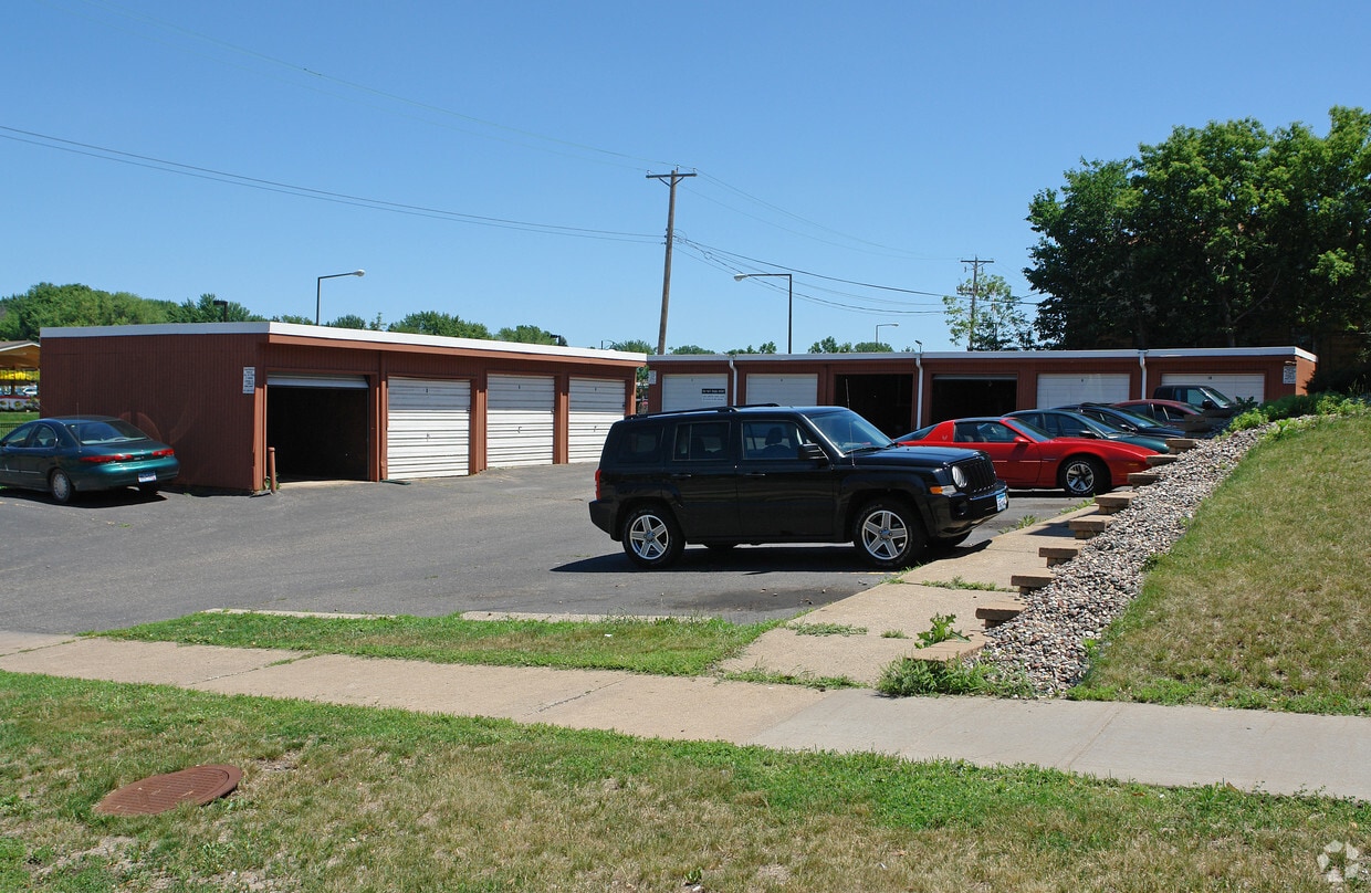 Building Photo - 1670 Fernwood St