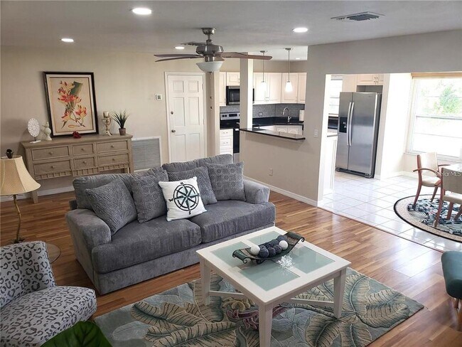 Foto del edificio - 206 Cedarwood Cir