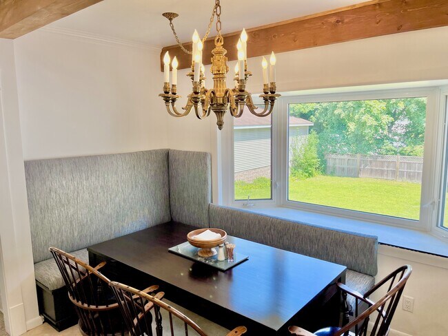 Kitchen/Breakfast Nook - 362 W Crescent St