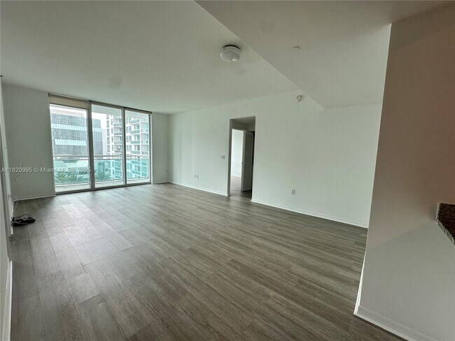 Foto del edificio - 950 Brickell Bay Dr