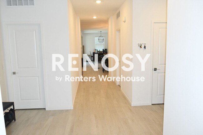 Foto del edificio - 16009 W Cottontail Ln
