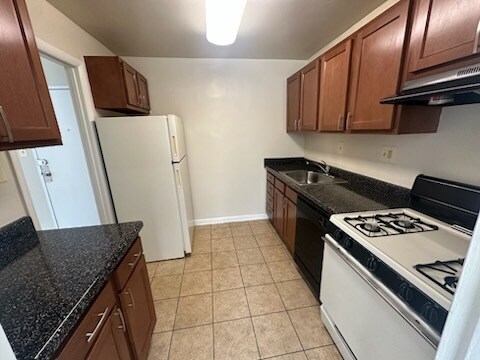 Interior Photo - Summit Hills