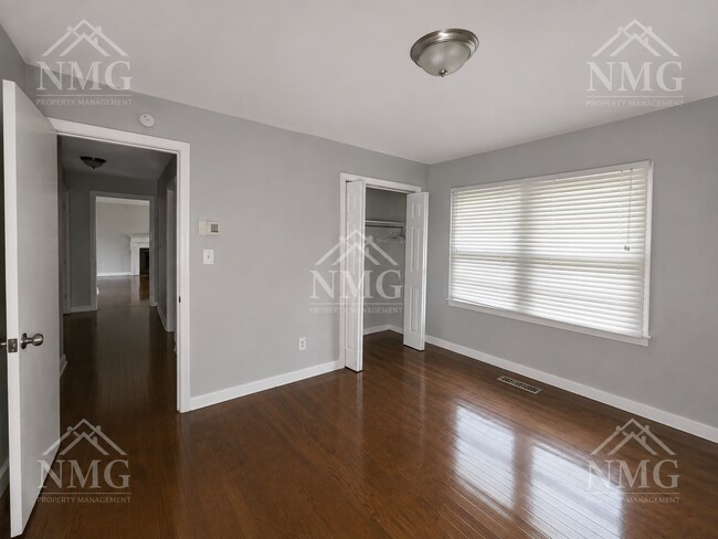 Foto del edificio - 4247 E Ridge Dr