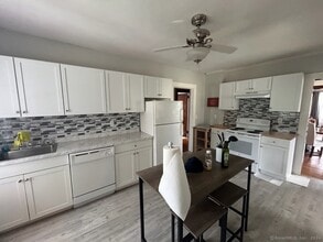 Building Photo - 458 Hillside Ave