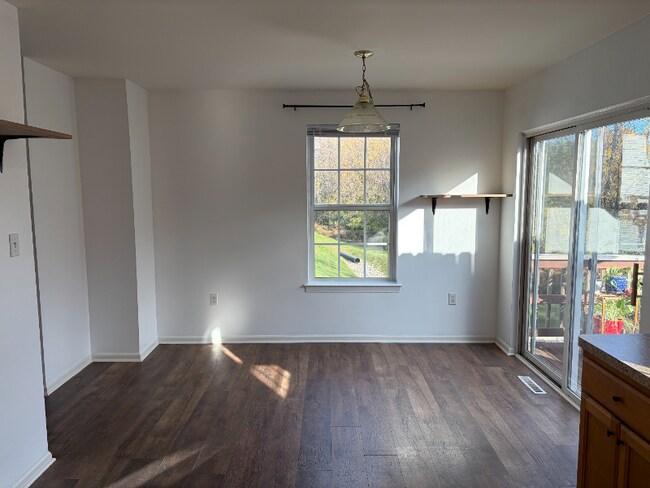 Foto del edificio - 358 Cherry St