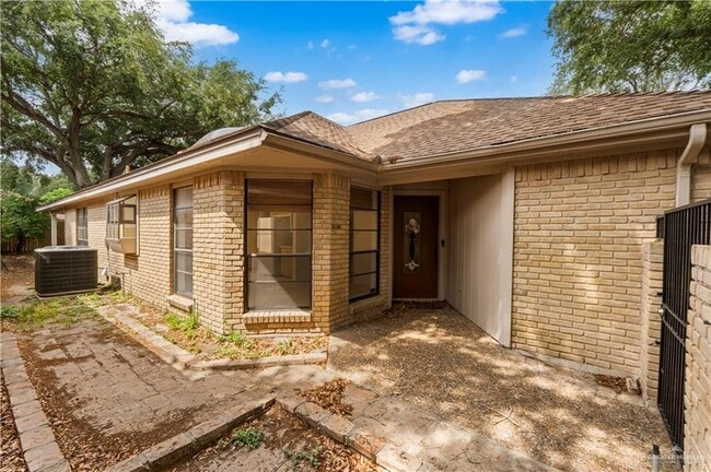 Foto del edificio - 411 Zinnia Ave