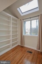 Building Photo - 208 Upton St