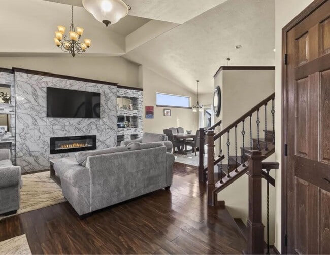 Building Photo - 1108 N Mossy Oak Ave