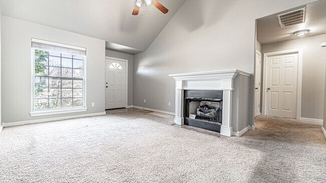 Foto del edificio - Jones - 261-263 Copper Oaks Dr