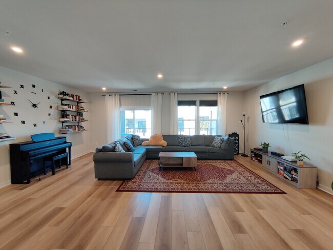 Foto del edificio - 12110 Loblolly Dr