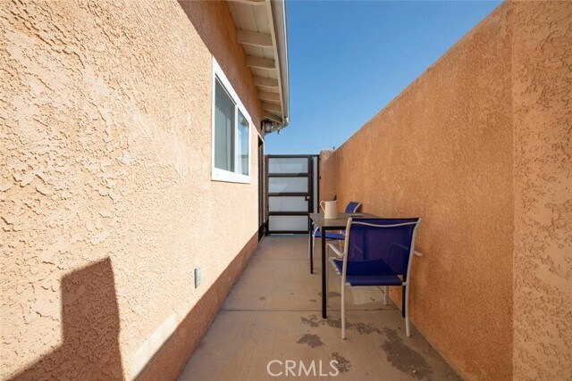 Foto del edificio - 14728 Kingsbury St