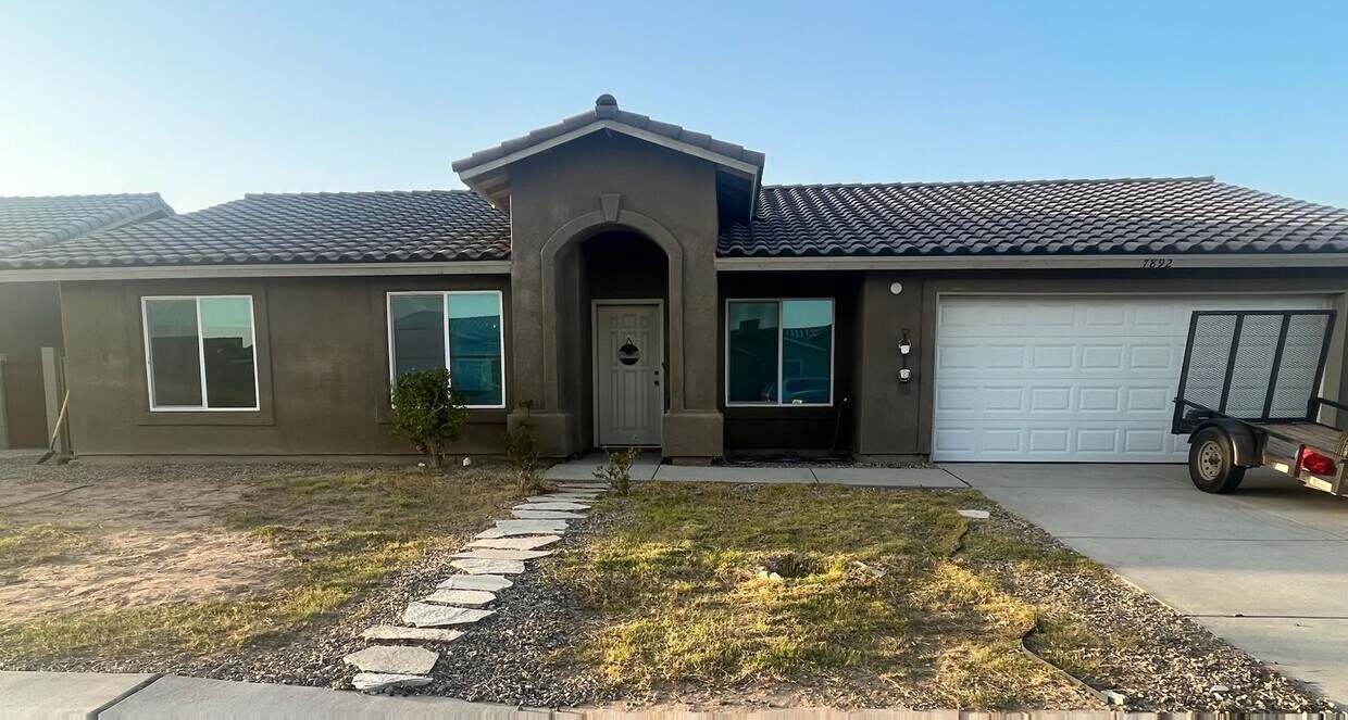 Primary Photo - 4 BEDROOM HOME!