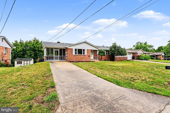 Building Photo - 7014 Dower House Rd